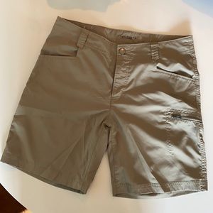 Columbia Omni-shade sun protection shorts